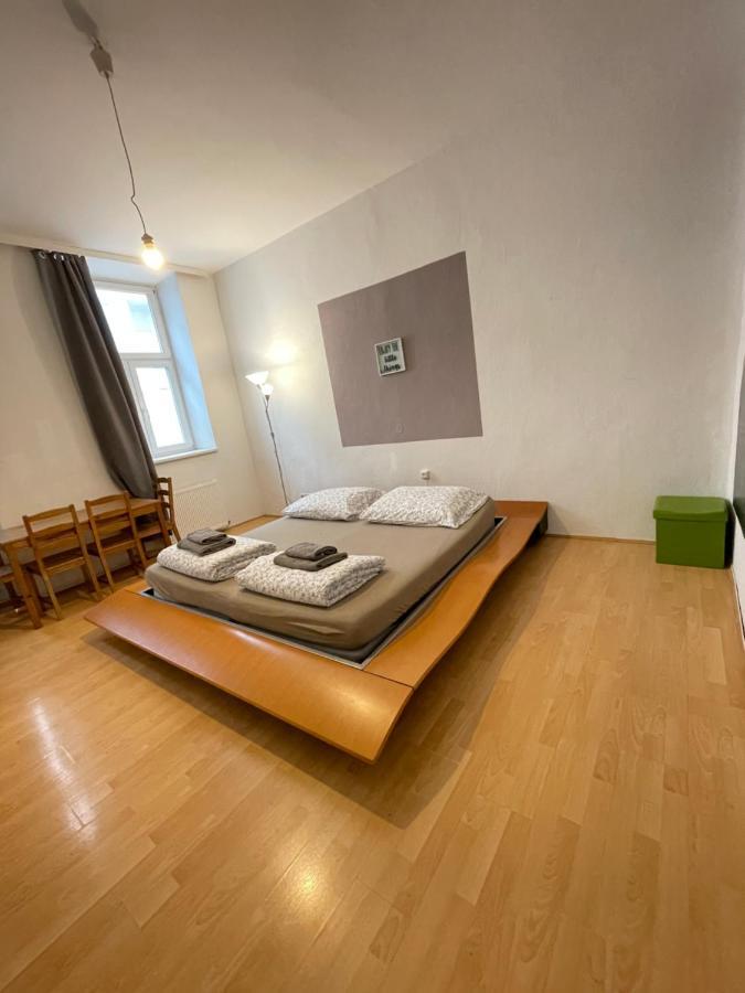 Schloss Belvedere Private Rooms Vienna Exterior photo